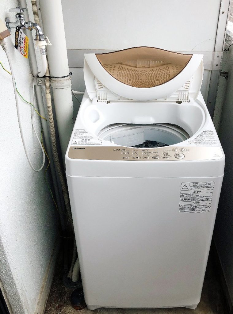 屋外の洗濯機